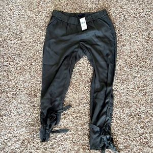 NWT womens size medium pants